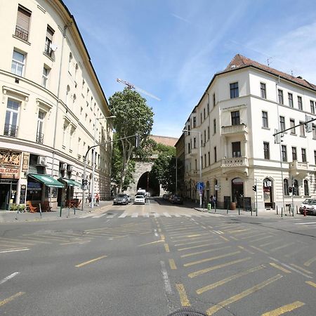 Appartement Castle Courtyard Hideaway à Budapest Extérieur photo