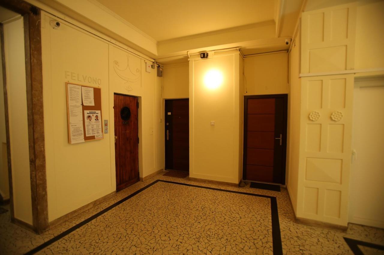 Appartement Castle Courtyard Hideaway à Budapest Extérieur photo
