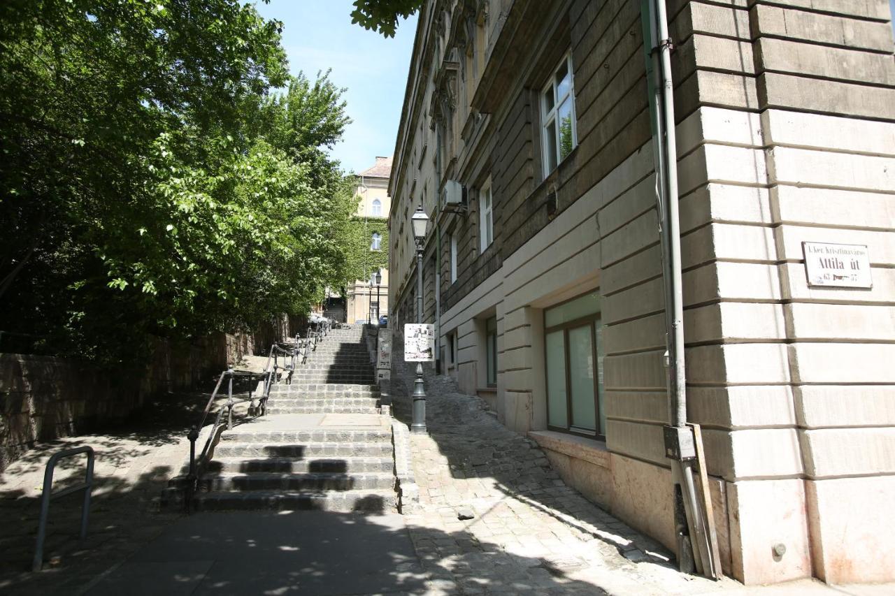 Appartement Castle Courtyard Hideaway à Budapest Extérieur photo