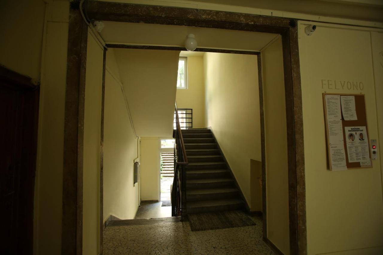 Appartement Castle Courtyard Hideaway à Budapest Extérieur photo
